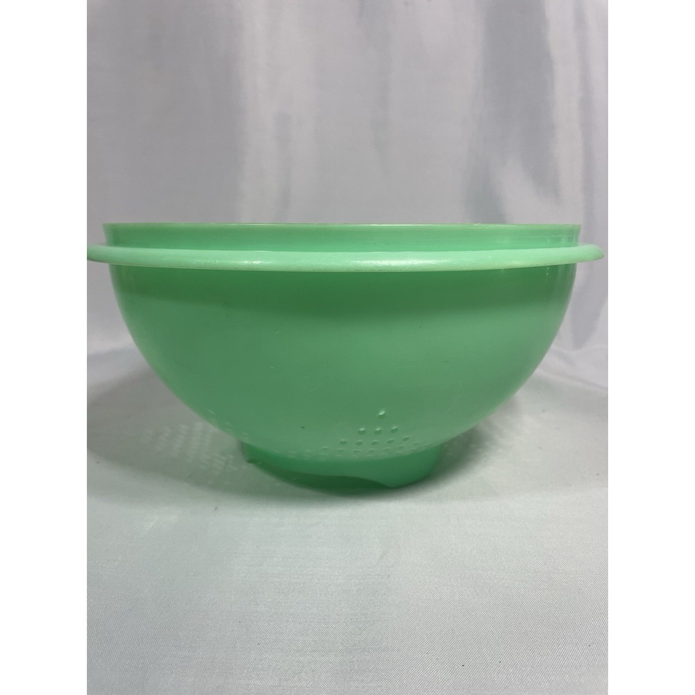 Vintage Tupperware Colander Strainer Bowl Jadeite Green - Picture 2 of 7